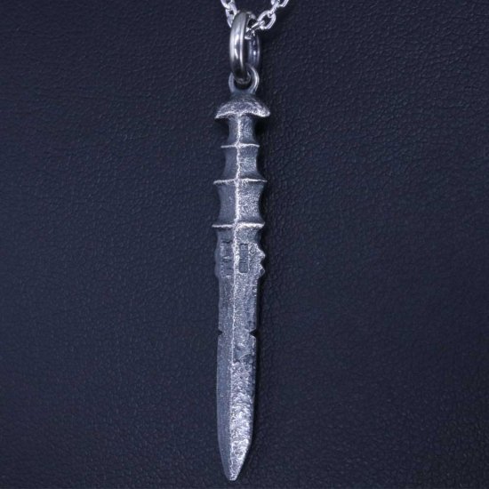 龍頭 いぶし 天叢雲剣 (小) ネックレス チェーン付き ペンダント メンズ シルバー シルバーネックレス メンズネックレス 剣 刀 武器 シルバー950 男性 彼氏 伝統技法 ギフト 人気 おしゃれ ブランド