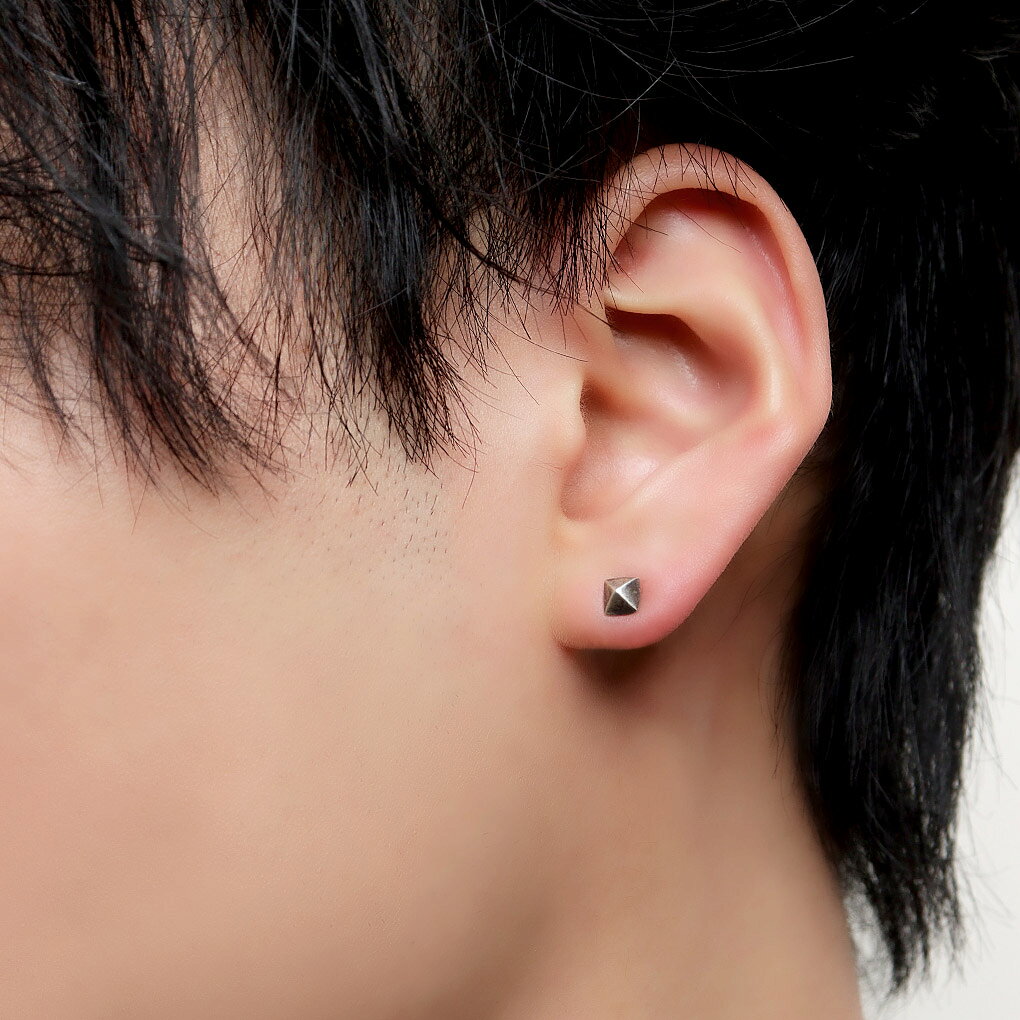 THEFT セフト シンプル ピラミッド スタッズ ピアス 1P 片耳用 シルバー STUDS PIERCE ピラミッドスタッズ 角鋲 ビンテージ ヴィンテージ アンティーク調 シルバーピアス スタッドピアス メンズ レディース 男性 女性 彼氏 彼女 記念日 誕生日 プレゼント 人気 おしゃれ
