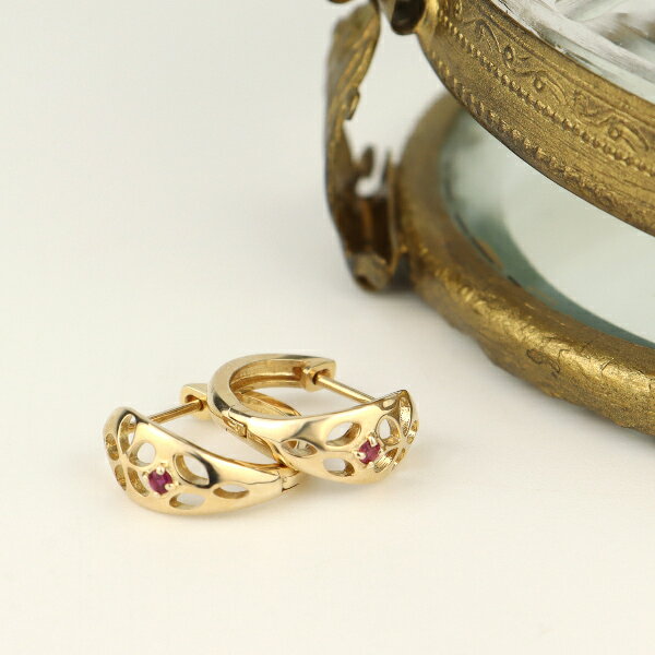 透かし フラワー ルビー ゴールド フープピアス 2P 両耳用 K10 花 フープ ピアス 10金 10k 幅広 華やか かわいい リング アクセサリー 誕生日 レディース 女性 記念日 ギフト プレゼント おしゃれのサムネイル