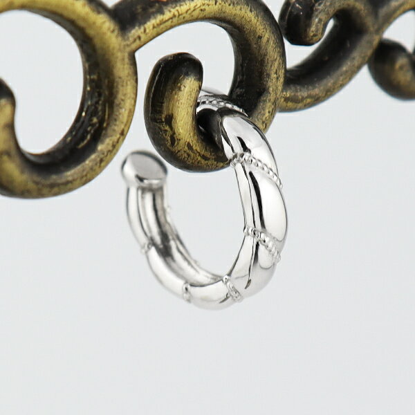 K10 ホワイトゴールド ねじり ライン イヤーカフ 1P 片耳用 ノンホールピアス ゴールド 10金 10k シンプル 上品 綺麗 地金 ミル打ち アクセサリ...