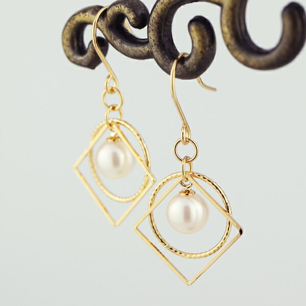 K18 あこやパール 幾何学 ピアス 2P 両耳用 ゴールド 18金 18k あこや真珠 アコヤ 真珠 パール フック 揺れる フレーム 華やか 上品 パーティ...