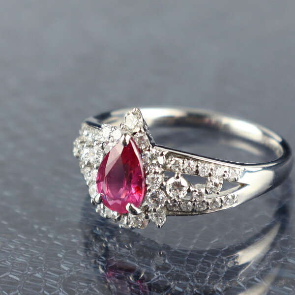 PT900 0.8ct 非加熱 ルビー ダイヤモンド リング 指輪 プラチナ 大粒 大ぶり プラチナリング 天然石 ドロップ 華やか 豪華 ゴージャス 上品 かわいい 大人 結婚記念日 アクセサリー 誕生日 レディース 女性 記念日 ギフト プレゼント おしゃれのサムネイル