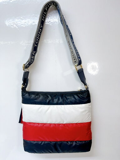 【卸価格!!】TOMMY HILFIGER/トミーヒルフィガー ショルダーバッグ ナイロン キルティング ネイビー/レッド/ホワイト NT005 【卸価格!!】TOMMY HILFIGER/トミーヒルフィガー ショルダーバッグ ナイロン キルティング ネイビー/レッド/ホワイト NT005