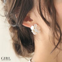ピアス シェル シェルピアス 結婚式 ラインストーン パーティー パーティ 冠婚葬祭 フォーマル アクセサリー レディース ホワイト キャッチ 結婚式ピアス 入学式 入園式 卒園式 卒業式 お呼ばれ 二次会 披露宴 春 夏 秋 冬