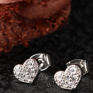 ハートモチーフパヴェピアス|プレゼント|ギフト|pierce|アクセサリー|