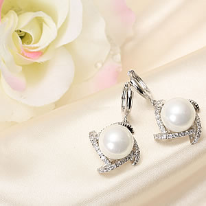 樂天商城 - キュービックジルコニア　ジュエリーホワイトパールピアス｜プレゼント｜ギフト｜pierce｜真珠｜アクセサリー｜