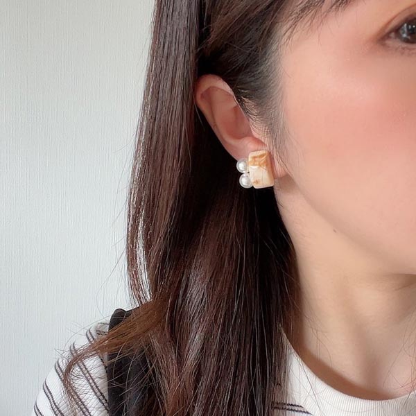 ピアス パール イヤリング 夏 べっ甲風 金属アレルギー ステンレス 秋 大ぶり レトロ べっこう 2粒 マーブル スクエア 2連 レディース アクセサリー プ...