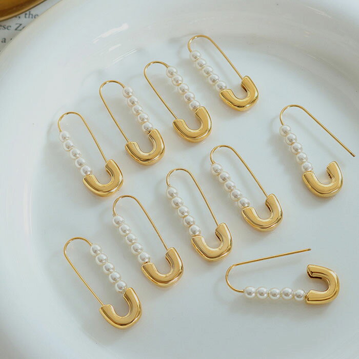 ピアス 安全ピンモチーフ 5粒 パール パールピアス 真珠 金属アレルギー対応 ピアス つけっぱなしOK 医療用 ステンレス サージカルステンレス 金アレ ゴールド シルバー レディースの商品画像 3