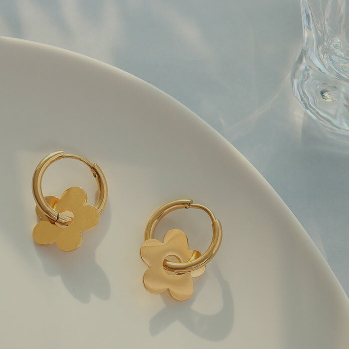 花 フラワー モチーフ 金属アレルギー対応 ピアス つけっぱなしOK 医療用 ステンレス サージカルステンレス 金アレ ゴールド シルバー レディース