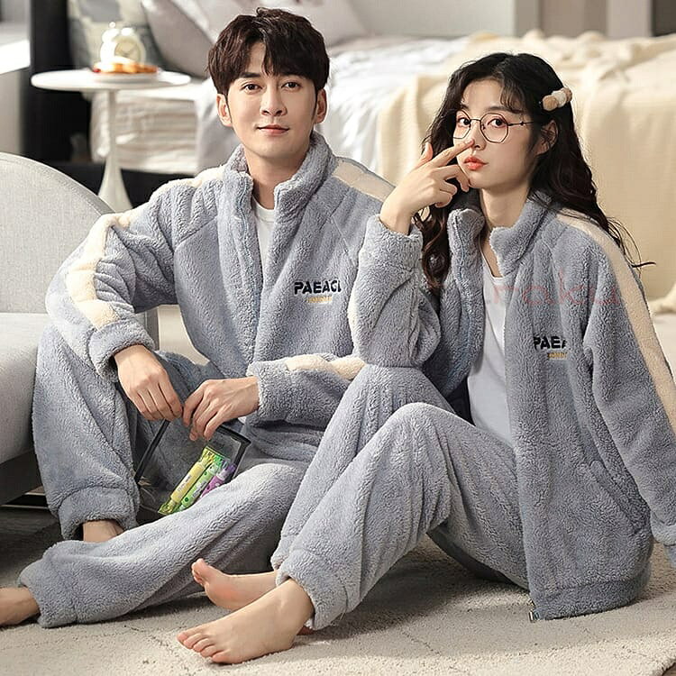 商 品 詳 細 注意項目 サイズや色の変更、キャンセルをご希望される方は支払、決済後1日以内にご連絡ください。 商品内容 パジャマ2セット 商品仕様 生地：フランネル、そのほか 商品サイズ 女性用 適応身長 薦め体重 M 152-160cm 40-50kg L 160-165cm 50-60kg XL 163-170cm 60-70kg 2XL 167-175cm 68-78kg 男性用 適応身長 薦め体重 L 168-175cm 50-65kg XL 173-180cm 65-78kg 2XL 176-185cm 78-90kg 3XL 178-190cm 88-100kg 注意事項 ※撮影のため、画質などの関係上、色など実際の商品と若干違ってしまうこともあるかもしれませんが、予めご了承ください。 ※更新のタイミングによっては実在庫に相違が出る場合がございます。 ※もし商品到着後不良品等、他には気になることがあれば、当店までご一報くださいますようお願い申し上げます。