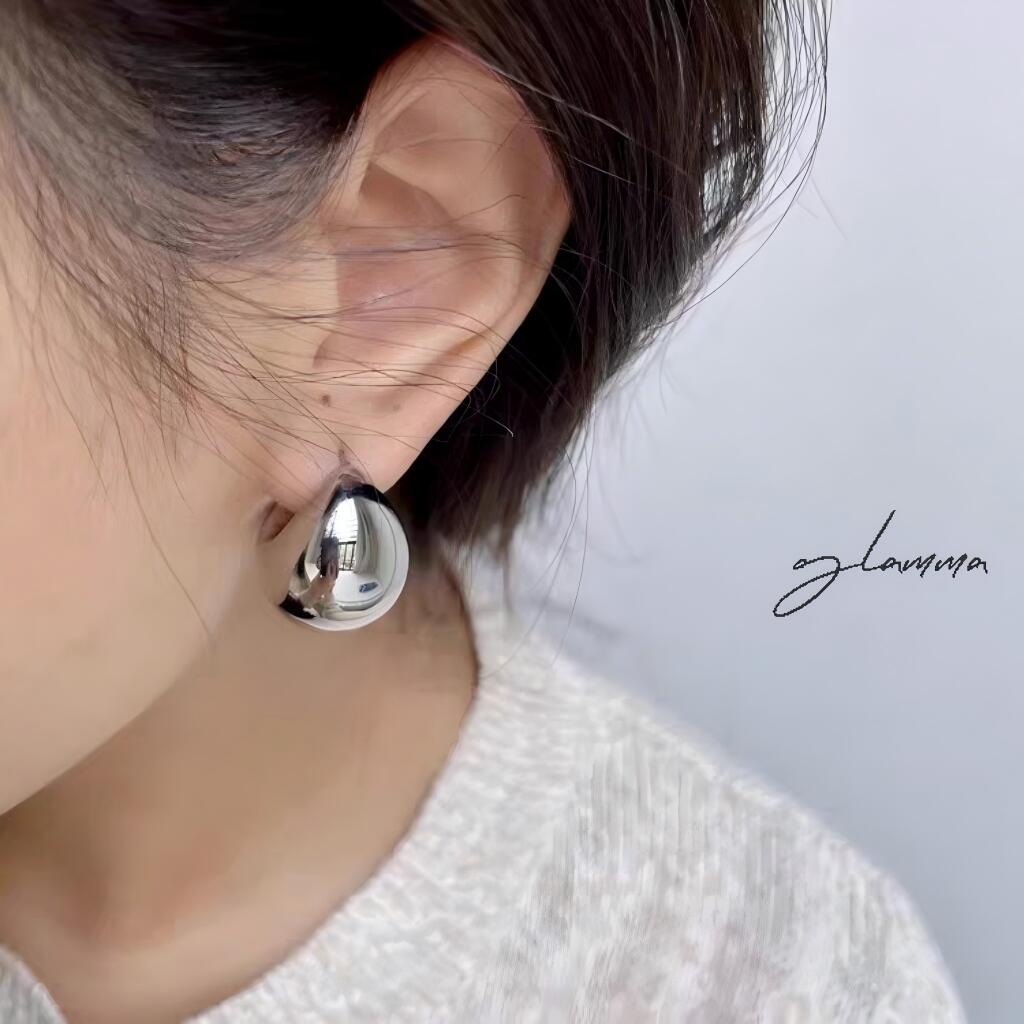 ピアス フープピアス 金属アレルギー対応 つけっぱなし K18コーティング シンプル 大人 上品 キレイめ 小さめ 軽量 人気 可愛い トレンド 高級感 高見え セレモニー / オケージョン ギフト プレゼント ゴールド シルバー 送料無料 GLAMMA