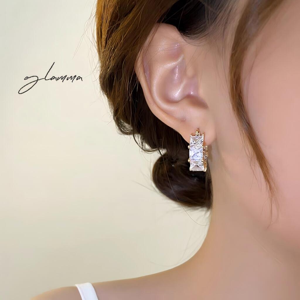 ピアス フープピアス 金属アレルギー対応 つけっぱなし K18コーティング シンプル 大人 上品 キレイめ 小さめ 軽量 人気 可愛い トレンド 高級感 高見え セレモニー / オケージョン ギフト プレゼント ホワイト ブラック 送料無料 GLAMMA