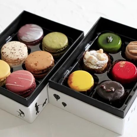 Rakuten - ＼OPEN記念10%OFF／マカロンとプティケーキの詰め合わせ 12個セット 冷凍 遅れてごめんねギフト お中元 プレゼント 神戸 洋菓子 お菓子 詰め合わせ スイーツ 誕生日 おしゃれ 女性 送料無料 退職 異動 挨拶 プチギフト 可愛い お礼 出産 結婚 内祝い 贈り物 お祝い 詰合せ
