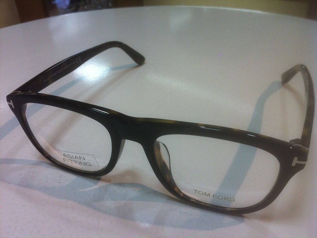 TOM FORD(gtH[h)TF5480-F 005(ubN/f~uE/Vo[)54TCYKlt[(Zt[)LuhKlt[