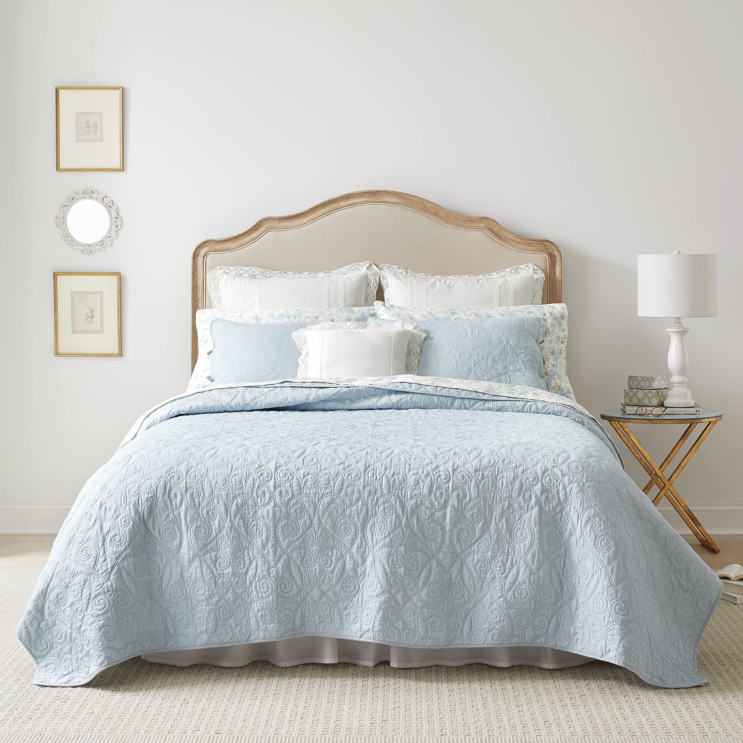 樂天商城 - Laura Ashley - キングキルトセット、リバーシブルコットン寝具 お揃いの枕カバー付き、ミディアムウェイト、一年中使用可能、プレウォッシュ加工で柔らかさを増しました(フェリシティブルー)