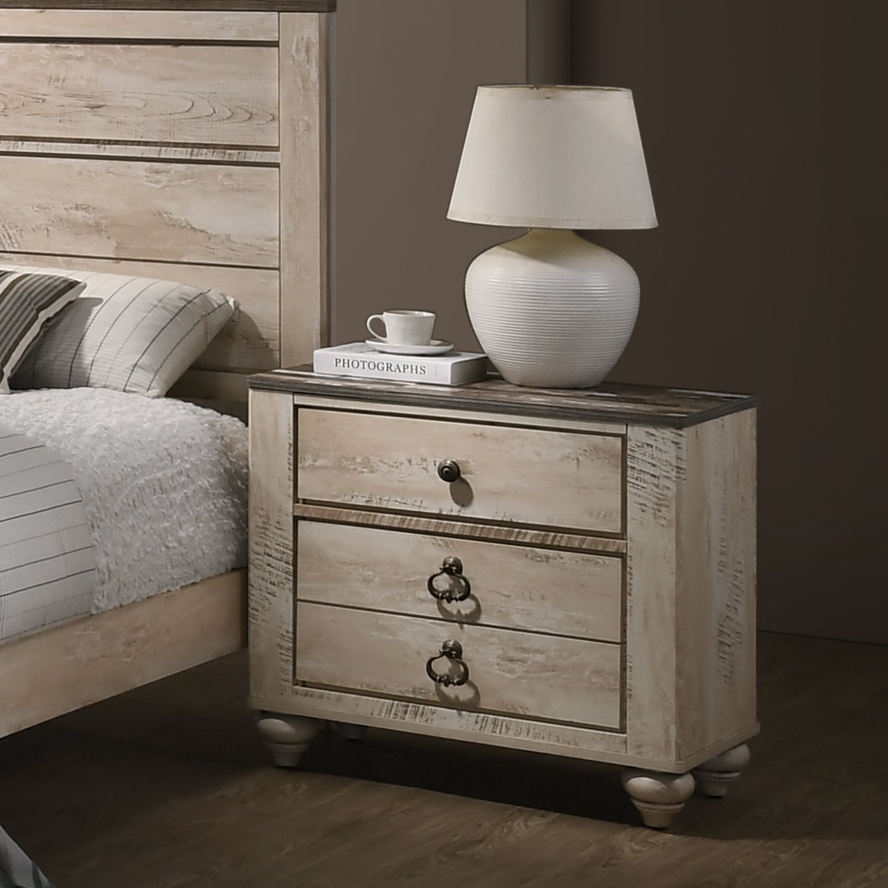 樂天商城 - Roundhill Furniture Imerland コンテンポラリー 3段引き出しパッチ付き木製トップナイトスタンド 幅29.8インチ x 奥行き18.25インチ x 高さ26.13インチ