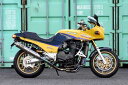 NOJIMA ノジマ 【4547424656827】 NMTPX604VZ ファサームプロRチタン 4-1SC Ti V GPZ900R ALL適応車両 ：GPZ900R(ALL)商品説明・取扱注意事項 ：●手曲げチタンEXパイ(継ぎ目のないスゥェージングコニカルヘッダー) ※一部モデルを除く●集合形式 4-1SC●音量 96db●外径 φ110オイルフィルター交換は集合部、テールパイプの取外しが必要。アンダーカウルはカットまたは取外しが必要。ステップはバックステップに交換、又は純正右ステップホルダーの加工が必要です。■センタースタンド・タンデムステップ不可。SPICE製タンデムKIT併用でタンデム可能となります。◎TYPE-SC4-1集合の突き抜けるようなピーク特せいと4-2-1集合のオールラウンドな扱い易さを両立させたノジマの新発想4-1集合です。低回転域では絞りによって十二分な低速トルクを稼ぎだし、一方、高回転域では螺旋状の内部構造によって整流された排気の流れがスムーズに合流する事で互いに引っ張り合い、従来の4-1では考えられないほどの高い吸出し効果を発揮。この吸出し効果は、中速域から既に効き始め、全域に渡ってかつて無い高いパワー特せいを得る事を可能としました。◎Vサイレンサー従来比で4db近くの音量を抑えることに成功し、副産物的に耳障りな雑音も減少した事で、ノジマサウンドをより鮮明に響き渡らせます。また、サイレンサーを徒に拡大することなく、スリーブの前後をテーパーとして容量を確保した事で、バンク角は従来品同等、空力的にはより優れ、重量増は最小限です。商品概要等 ：アグレッシブなテールアップスタイルのPRO-Rチタン。ノジマの持ち得るエキゾーストテクノロジーの全てを注ぎ込み、車両のエンジン特せい・フレーム形状・バンク角・その他様々なファクターを考慮して、4-1SC、4-1-2SC、4-2-1といった様々な集合方法の中から最適な仕様を設定。伝統の手曲げによるチタンエキパイに、内部の細かいパーツまでチタンに拘った超軽量サイレンサーを組み合わせるノジマエキゾーストの最高峰PROチタン&PRO-Rチタン。-------------------------------------排ガス規制以前 インネーバッフルは別売です商品の詳細な情報については、メーカーサイトでご確認ください。商品及び品番は予告なく変更が行われる事がございます。【ご注文の際の注意事項】●適合・取付・ご使用は、お客様にて判断の上お願い致します。●品切・完売の場合がございますので、受注後に発送予定をご連絡させて頂きます。●画像はイメージとなりますので商品とは色・デザインが異なる場合があります。 ●商品ご到着時に必ず製品に不具合が無いか確認を行ってください。 配送時の破損や製品不具合の場合は、必ず商品ご到着より3日以内にご連絡お願い致します。それ以降にご連絡頂いた場合はご対応出来ない場合がございます。●当店では、商品不良・誤商品発送以外の理由での商品の交換または返品はできません。●お客様のご都合によるキャンセル・交換・返品は一切お受けできませんのであらかじめご了承の上ご注文ください。●お電話、メールにてお問い合わせ頂きましても、お客様都合のキャンセル・返品・交換の対応はすべてお断りさせて頂いております。 ●通信販売には法律上、クーリングオフの規定はございません。　ご注文は慎重にお願い致します。※※こちらの商品はお取り寄せ品となります※※メーカーの在庫状況や商品によっては発送までにお時間を頂く場合がございます。メーカーの在庫も完売している場合がございます。その際はキャンセルをさせていただく場合がございます、予めご了承ください。