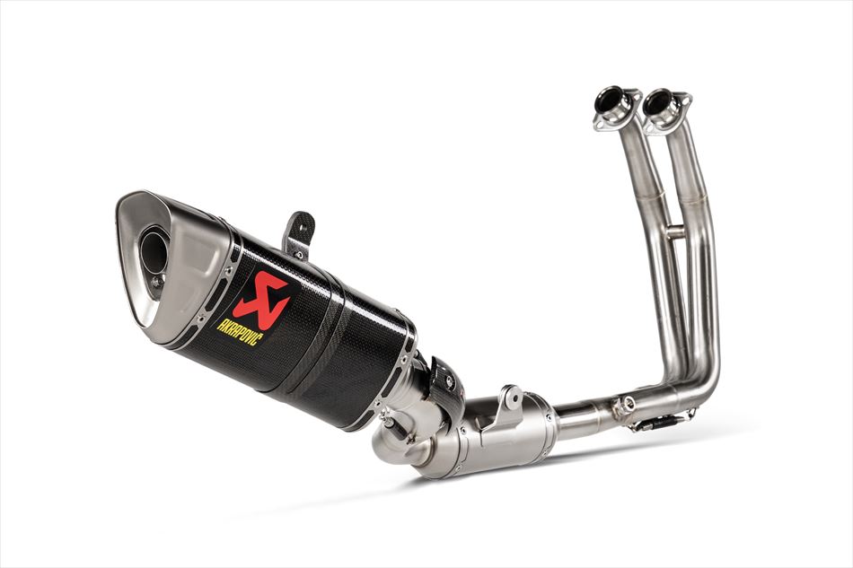 【4550255915834】 AKRAPOVIC レーシングライン カーボン GSX-8S 23 アクラポビッチ