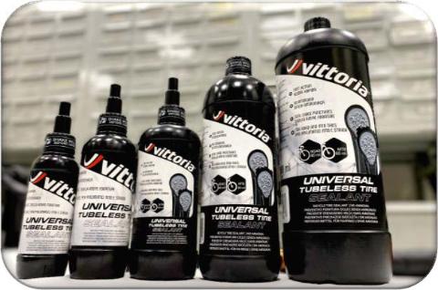 【ヴィットリア(Vittoria)】 8022530024617 Universal Tubeless Tire Sealant 150ml バルブコアツール付 自転車 タイヤシーラント