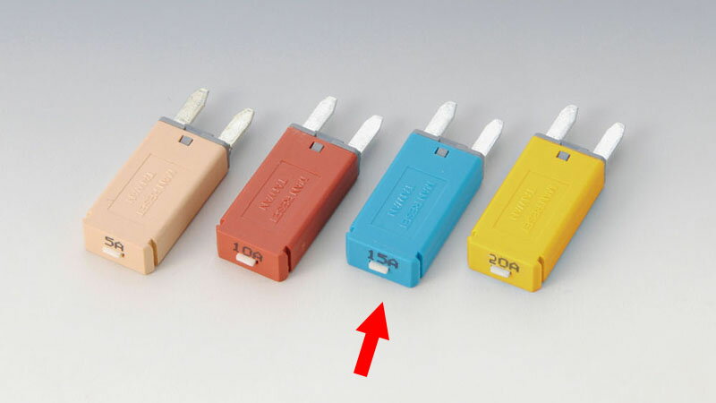 【KIJIMA(キジマ)】 【4934154178185】 304-7081 ヒューズブレーカー　ミニ平型　15A　1個