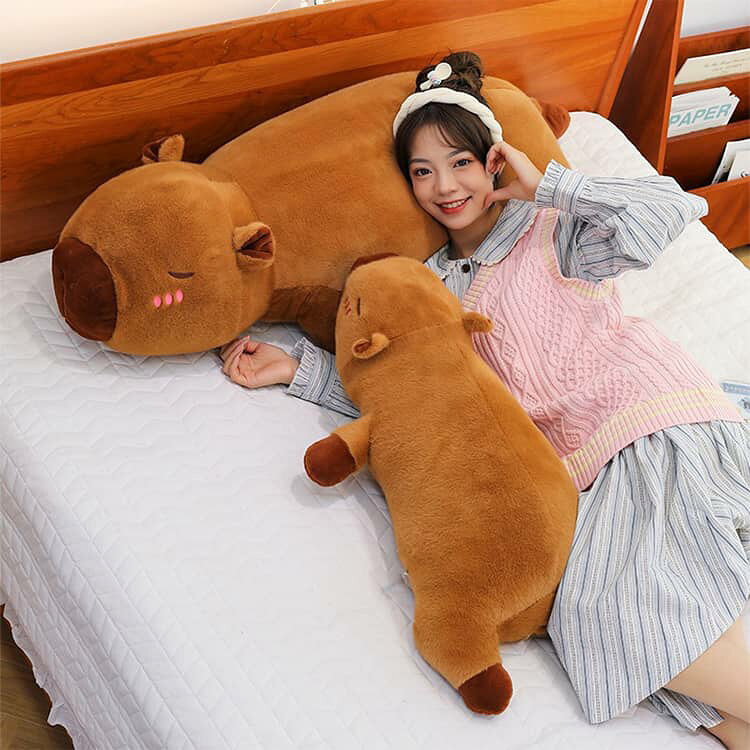 ロングクッション 動物 抱き枕 ぬいぐるみ キャラクター カピバラ 睡眠枕 インテリア 愛らしい 贈り物卒業祝い 誕生日 プレゼント ロング カピバラ 男女兼用 ふわふわ キッズ 赤ちゃん 子供用 腰枕 円柱 面白い 可愛い かわいい [2]