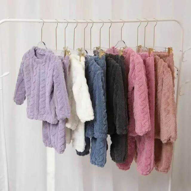 パジャマ 男の子 子供服 2点セット ボア モコモコ セットアップ 長袖 トップス パンツ キッズ 上下セット 冬用 あったか ルームウェア ケーブル編み パジャマ 部屋着 寝巻き ふわふわ 厚手 もこもこ 暖かい 防寒 お洒落 可愛い 男児