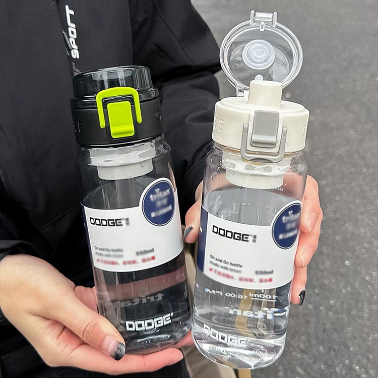 耐冷耐熱 透明 漏れ防止 水筒 超軽量 ボトル スポーツボトル ウォーターボトル 子ども BPAフリー お茶 果物茶 ミルク プラスチック 遠足 運動会 男女兼用 大人 ボトル アウトドア スポーツ