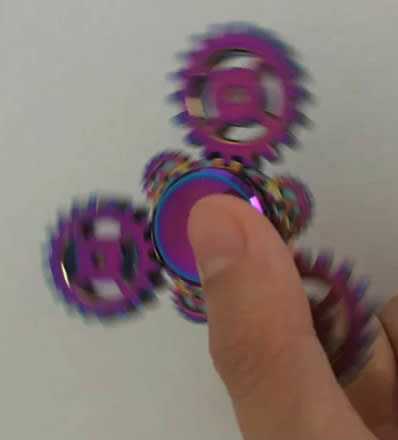 送料無料 ハンドスピナー 歯車型 三枚羽 スタンダ−ド バランス handspinner 指遊び ストレス解消 おもちゃ 高速回転 大人 子供 指 ...