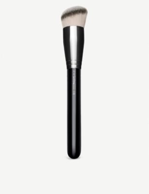 MAC 170 ラウンド スラント ブラシ 170 Rounded Slant Brush