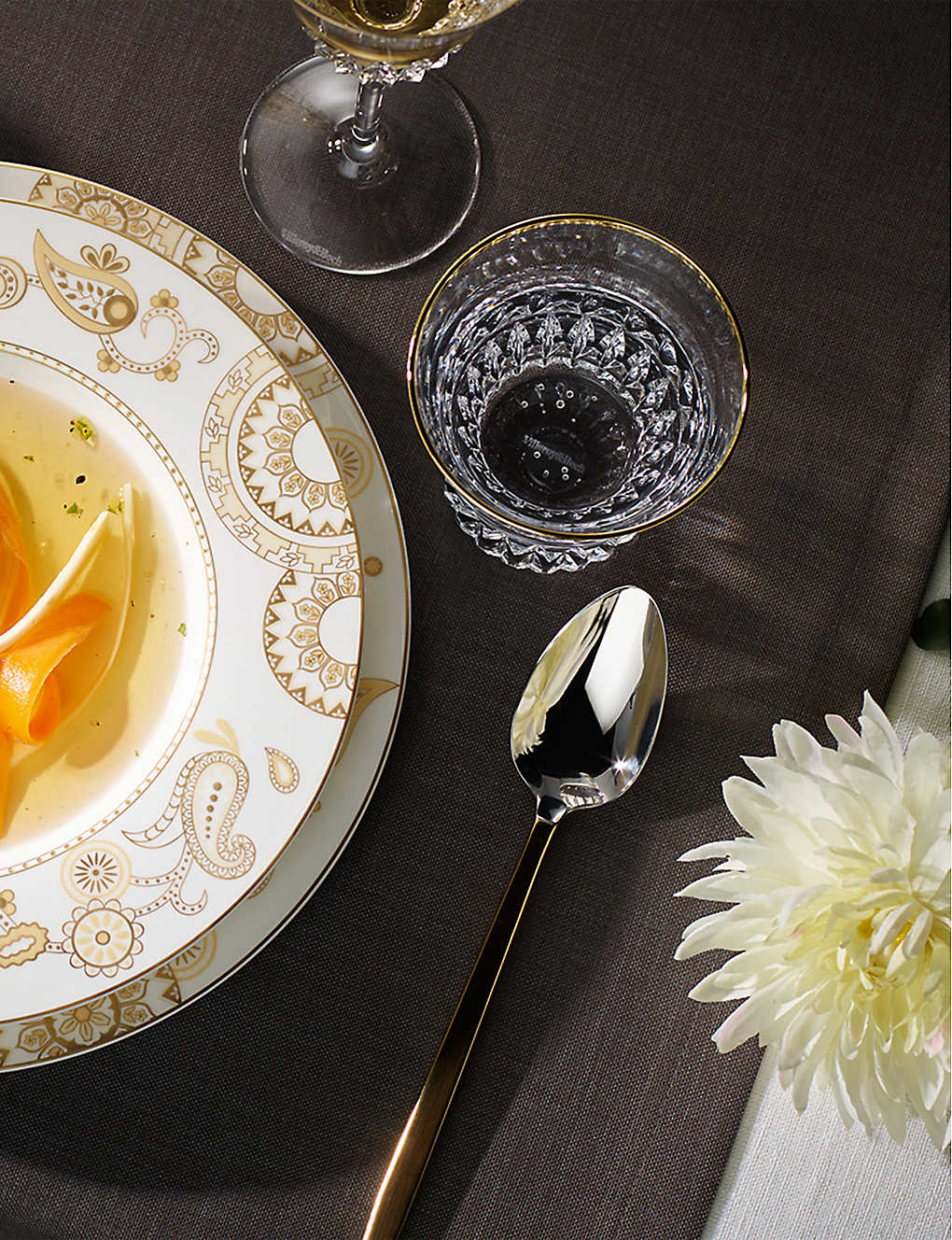 VILLEROY & BOCH ラ・クラシック 24ピース 金メッキカトラリーセット La Classic 24-piece gold-plated cutlery set — vista 2