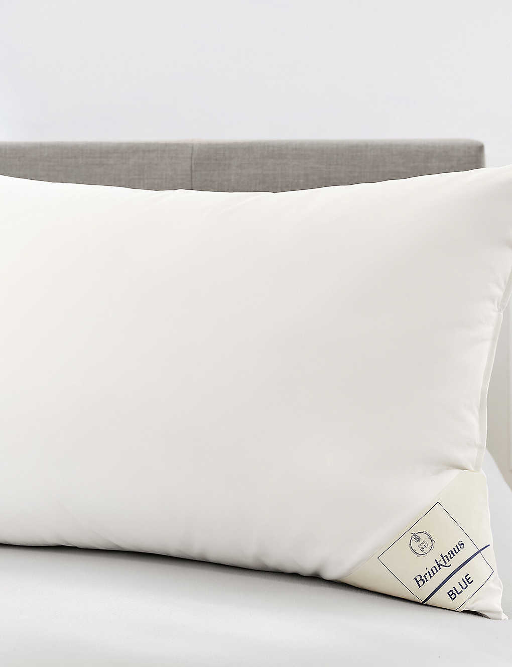 BRINKHAUS ブルー フェザー アンド ダウン ミディアム ピロー 50x75cm Blue feather and down medium pillow 50x75cm #WHITE