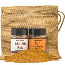 プレミアムBBQシーズニングギフトセット ヴィンテージ黄麻布ギフトバッグ付き (2枚入り) June Moon Spice Company Premium BBQ Seasoning Gift Set Vintage Burlap Gift Bag Included (2 count) プレミアムBBQシーズニングギフトセット ヴィンテージ黄麻布ギフトバッグ付き (2枚入り) June Moon Spice Company Premium BBQ Seasoning Gift Set Vintage Burlap Gift Bag Included (2 count)