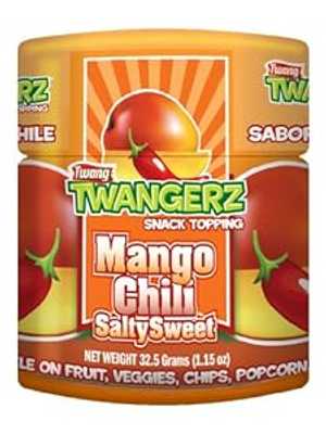 Twang Twangerz フレーバーソルトスナックトッピング - ライム、レモンライム、チリライム、マンゴーチリ、ディルピクルス (マンゴーチリ、12 パック) Twang Twangerz Flavored Salt Snack Topping - Lime, Lemon Lime, Chili Lime, Mango Chili