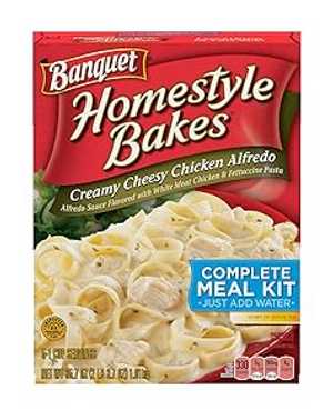 Banquet、ホームスタイルベイク、クリーミーチーズチキンアルフレッド、35.7オンスのボックス(3個パック) Banquet, Homestyle Bakes, Creamy Cheesy Chicken Alfredo, 35.7oz Box (Pack of 3)