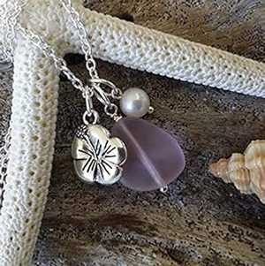 ハワイで手作り、スモール「10月の誕生石カラー」ピンクシーグラスストーンネックレス、ハイビスカスチャーム、淡水パール、(ハワイギフトラッピング、カスタマイズ可能...