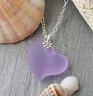 ハワイで手作り、「魔法のような色が変化する」パープルハートシーグラスネックレス、「2月の誕生石」、(ハワイギフトラッピング、カスタマイズ可能なギフトメッセージ)...