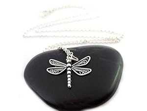 トンボ チャーム ネックレス - ラージ トンボ - 上品なスターリング シルバー ジュエリー CY Design Studio Dragonfly Charm Necklace - Large Dragonfly - Dainty Sterling Silver Jewelry