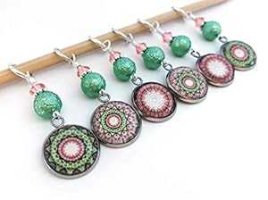 編み物やかぎ針編み用のマンダラ ステッチ マーカー - 編み物をする人へのギフト Jill's Beaded Knit Bits Mandala Stitch Markers for Knitting or Crochet- Gift for Knitters 編み物やかぎ針編み用のマンダラ ステッチ マーカー - 編み物をする人へのギフト Jill's Beaded Knit Bits Mandala Stitch Markers for Knitting or Crochet- Gift for Knitters