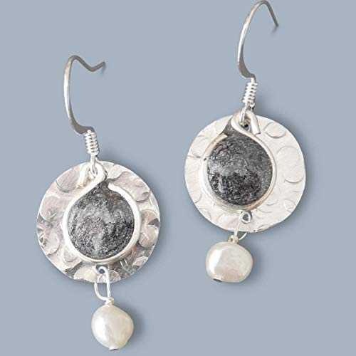 Bettina 手作り軽量メタリック グレー樹脂とパール スモール ディスク ドロップ イヤリング ビーズ Handmade Lightweight Metallic Gray Resin and Pearl Small Disc Drop Earrings Beads by Bettina Bettina 手作り軽量メタリック グレー樹脂とパール スモール ディスク ドロップ イヤリング ビーズ Handmade Lightweight Metallic Gray Resin and Pearl Small Disc Drop Earrings Beads by Bettina