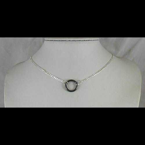 小さな 0.5 インチ 繊細な白黒ロックデイカラーチョーカー O リング ユニセックス ネックレス 純銀メッキとガンブラック サークル チャーム メンズ レディ...