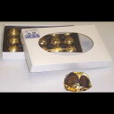 Scott's Cakes 1ポンドのダークチョコレートで覆われたキャラメル、白いグルメボックス入り Scott's Cakes 1 Pound Dark Ch...