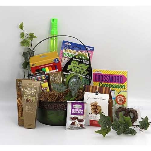 楽天GlomarketGift Basket Village O' Fun, Gift Basket For KidsBasket O' Fun, Gift Basket For Kids with Activity Books, Giant Bubble Wand, Sweet Wafer Cookies, and More...