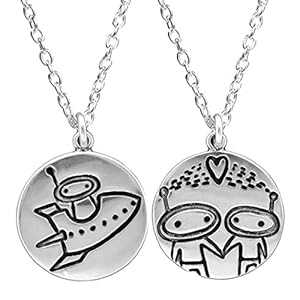 リバーシブル スターリング シルバー エイリアン イン ラブ ネックレス、18 インチ スターリング チェーン Mark Poulin Workshop Reversible Sterling Silver Aliens in Love Necklace on 18" Sterling Chain