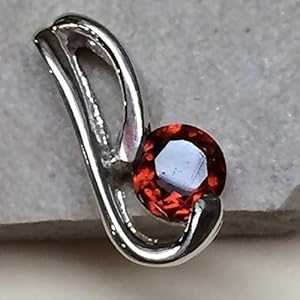 本物のガーネット 925 ソリッド スターリング シルバー ペンダント 14mm Natural Rocks by Kala Genuine Garnet 925 Solid Sterling Silver Pendant 14mm