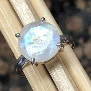 天然レインボー ムーンストーン 925 ソリッド スターリング シルバー リング サイズ 7.5、7.75 Natural Rocks by Kala Natural Rainbow Moonstone 925 Solid Sterling Silver Ring Size 7.5, 7.75