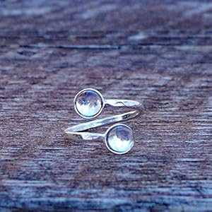 リサイクルヴィンテージクリアミルクボトルハンマースターリングシルバーバイパスリング Bottled Up Designs Recycled Vintage Clear Milk Bottle Hammered Sterling Silver Bypass Ring リサイクルヴィンテージクリアミルクボトルハンマースターリングシルバーバイパスリング Bottled Up Designs Recycled Vintage Clear Milk Bottle Hammered Sterling Silver Bypass Ring