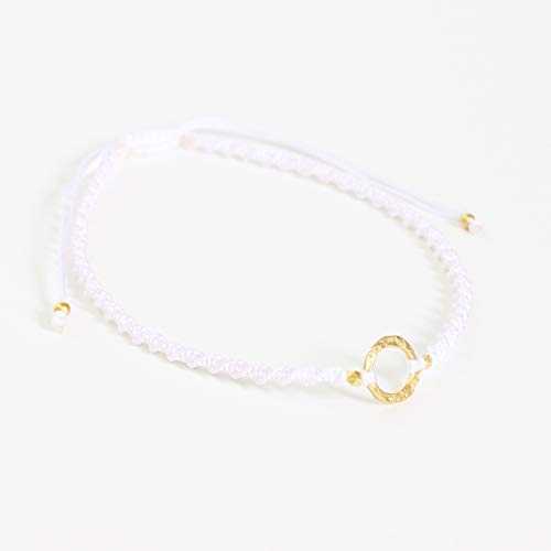 ツイストデザインの調整可能なフレンドシップブレスレットコットンストリングと中央の真鍮リングに金メッキ(ホワイト) Metal Studio Jewelry Adjustable friendship bracelet cotton string in twist design and gold plated on brass ring at the cen