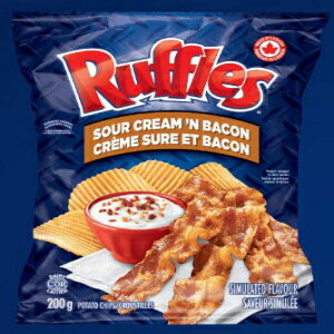 フリル サワー クリーム アンド ベーコン チップス、200g 袋 {カナダから輸入} Ruffles Sour Cream and Bacon Chips, 200g Bag {Imported From Canada}
