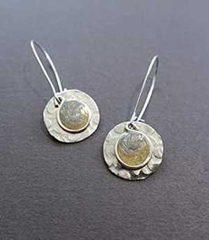 Bettina ハンドメイド 軽量 スモール 2 トーン シルバー ゴールド ディスク ドロップ ラウンド イヤリング ビーズ Handmade Lightweight Small 2 Tone Silver Gold Disc Drop Round Earrings Beads by Bettina