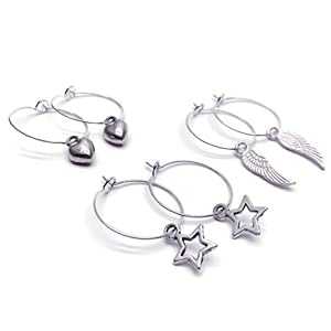 小さなシルバートーンのチャームイヤリングフープ3ペアセット - ニッケルフリーフープに天使の羽、ハート、星。 Vilda Jewellery Set of 3 Pairs of Small Silver Tone Charm Earring Hoops - Angel Wings, Hearts and Stars on Nickelfree Hoops 小さなシルバートーンのチャームイヤリングフープ3ペアセット - ニッケルフリーフープに天使の羽、ハート、星。 Vilda Jewellery Set of 3 Pairs of Small Silver Tone Charm Earring Hoops - Angel Wings, Hearts and Stars on Nickelfree Hoops